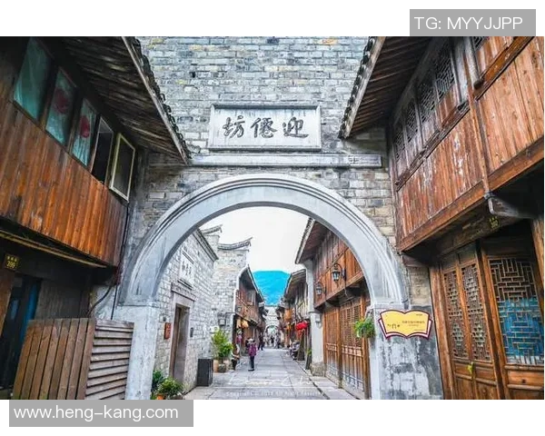 布拉泽的魅力探秘:从历史渊源到现代时尚的全景解读 布拉泽的魅力探秘:从历史渊源到现代时尚的全景解读