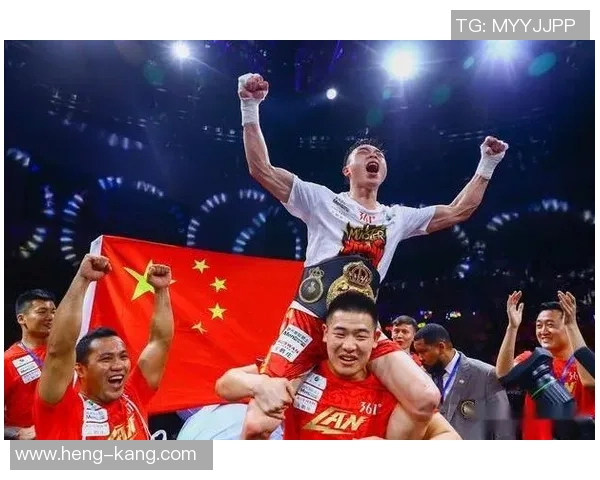 托尼汤普森与小的巅峰对决谁能胜出引发拳击界热议 托尼汤普森与小的巅峰对决谁能胜出引发拳击界热议