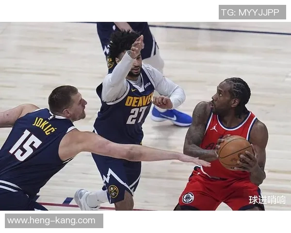 火箭队与快船队激战三月二日NBA赛场精彩对决引发球迷热议 火箭队与快船队激战三月二日NBA赛场精彩对决引发球迷热议