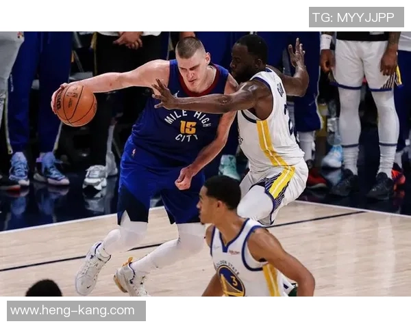 勇士与尼克斯激战正酣直播盛况不容错过精彩瞬间尽在其中